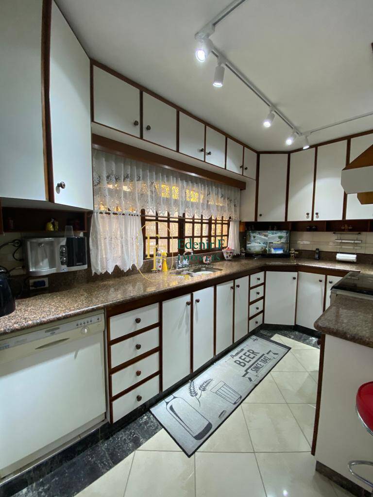 Sobrado, 3 quartos, 348 m² - Foto 6