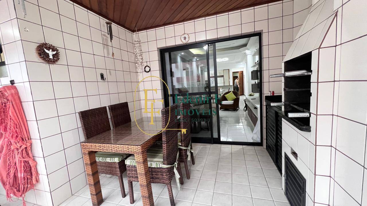 Apartamento, 3 quartos, 131 m² - Foto 1