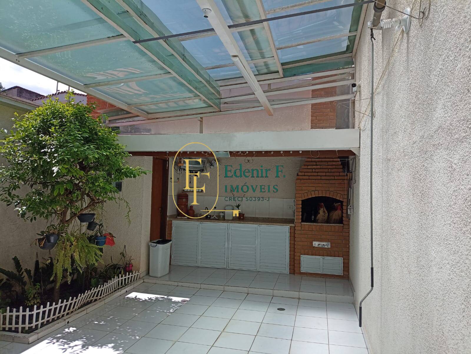 Casa, 3 quartos, 208 m² - Foto 1