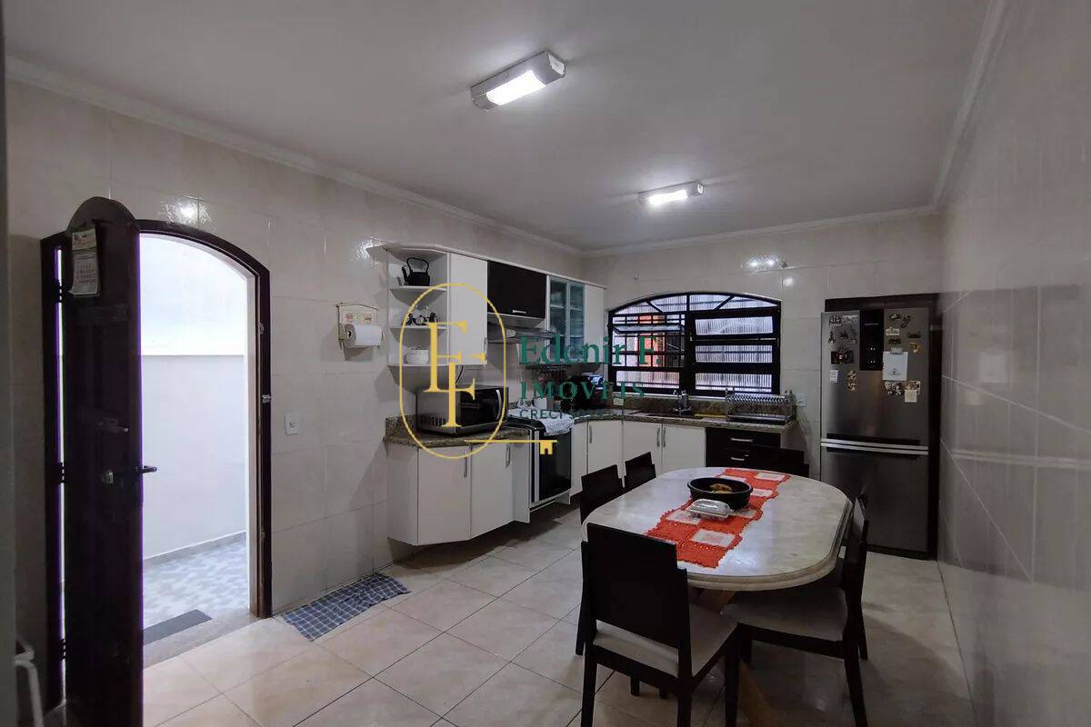 Casa, 3 quartos, 324 m² - Foto 14