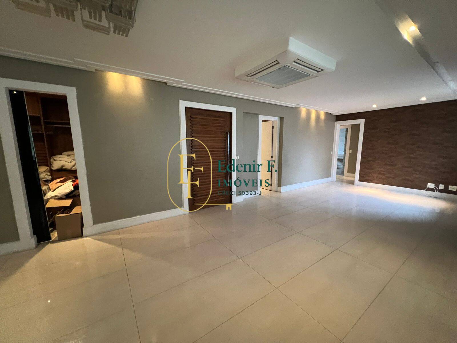 Apartamento, 3 quartos, 157 m² - Foto 1
