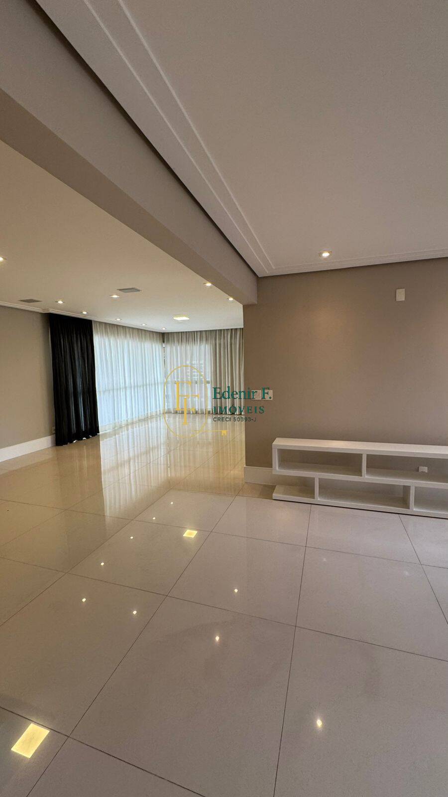 Apartamento, 4 quartos, 242 m² - Foto 11