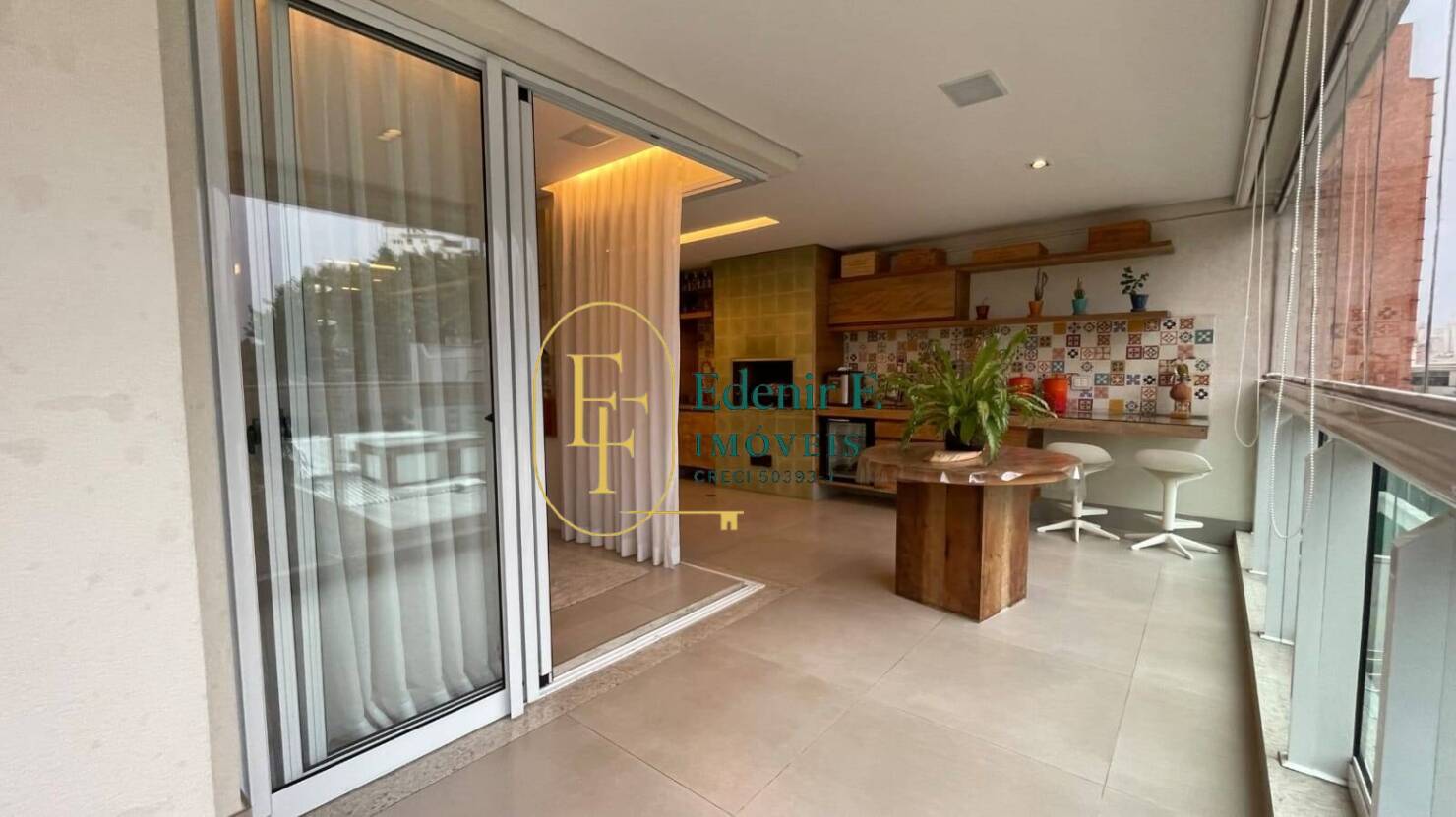 Apartamento, 4 quartos, 228 m² - Foto 1