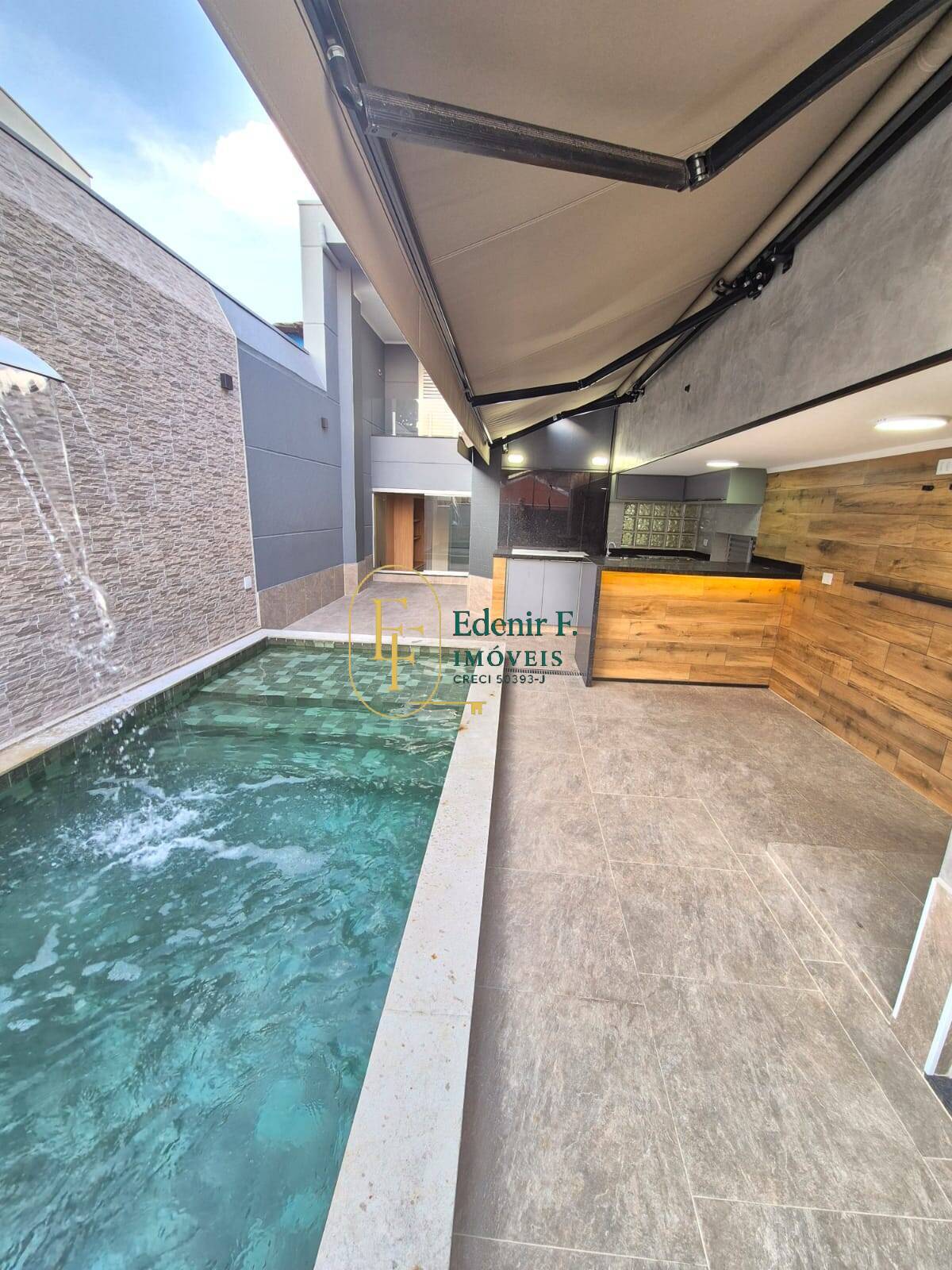 Sobrado, 6 quartos, 390 m² - Foto 2