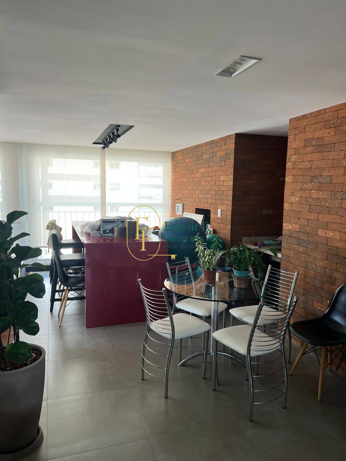 Apartamento, 3 quartos, 221 m² - Foto 1